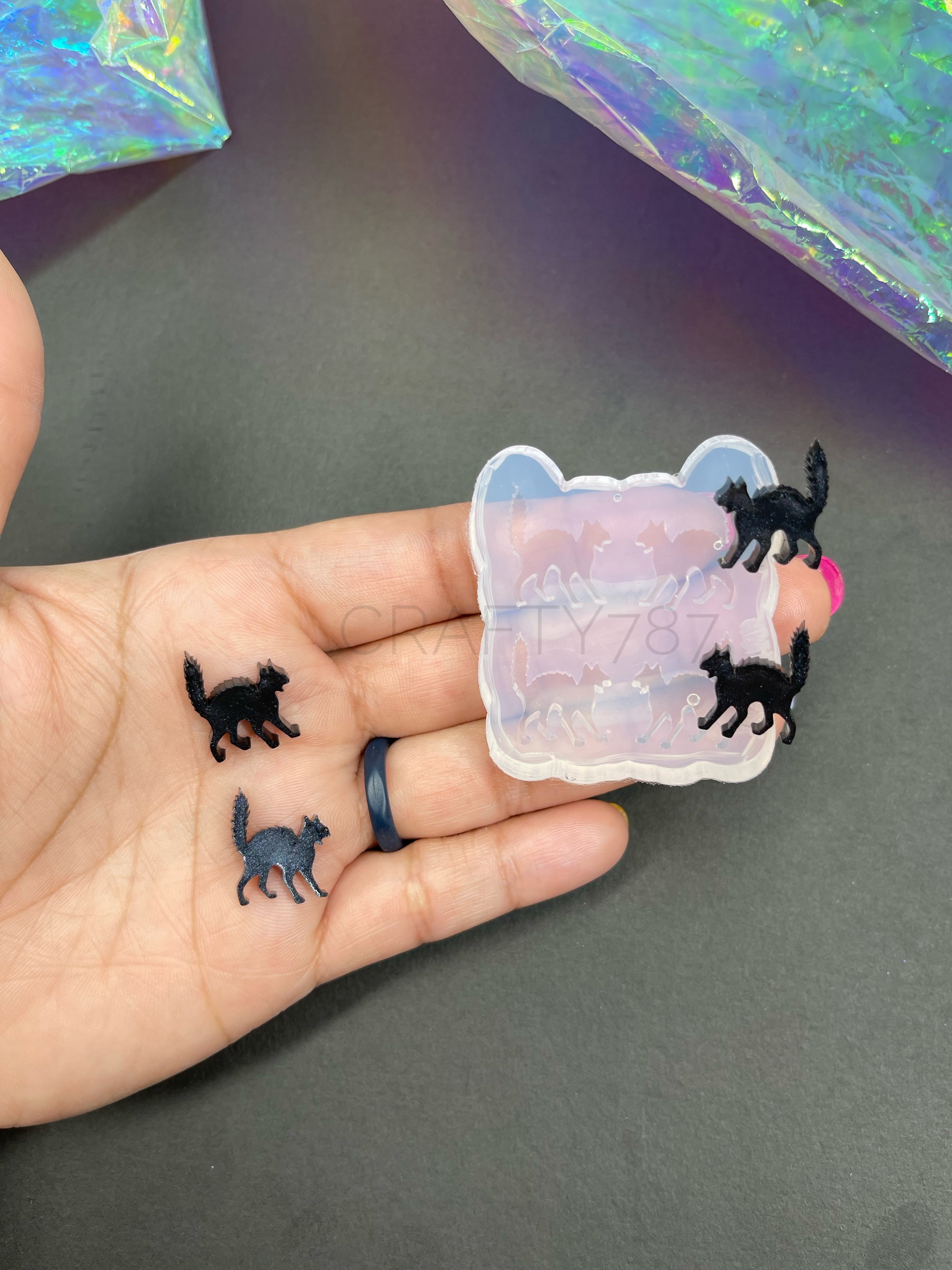 Scared Cat 2 Stud Earring Mid Size Silicone Mold (A8)