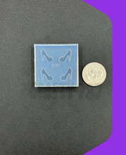 Load image into Gallery viewer, Heels Stud Earring Silicone Mold (A4)
