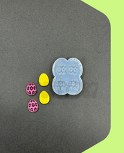 Load image into Gallery viewer, Flower Egg Easter Stud Silicone Mold (A15)
