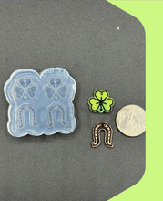 Load image into Gallery viewer, St Patricks Dangle Earring Silicone Mold (D15)
