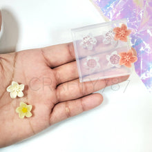 Load image into Gallery viewer, Lily Flower 13mm Stud Earring Silicone Mold(A10)
