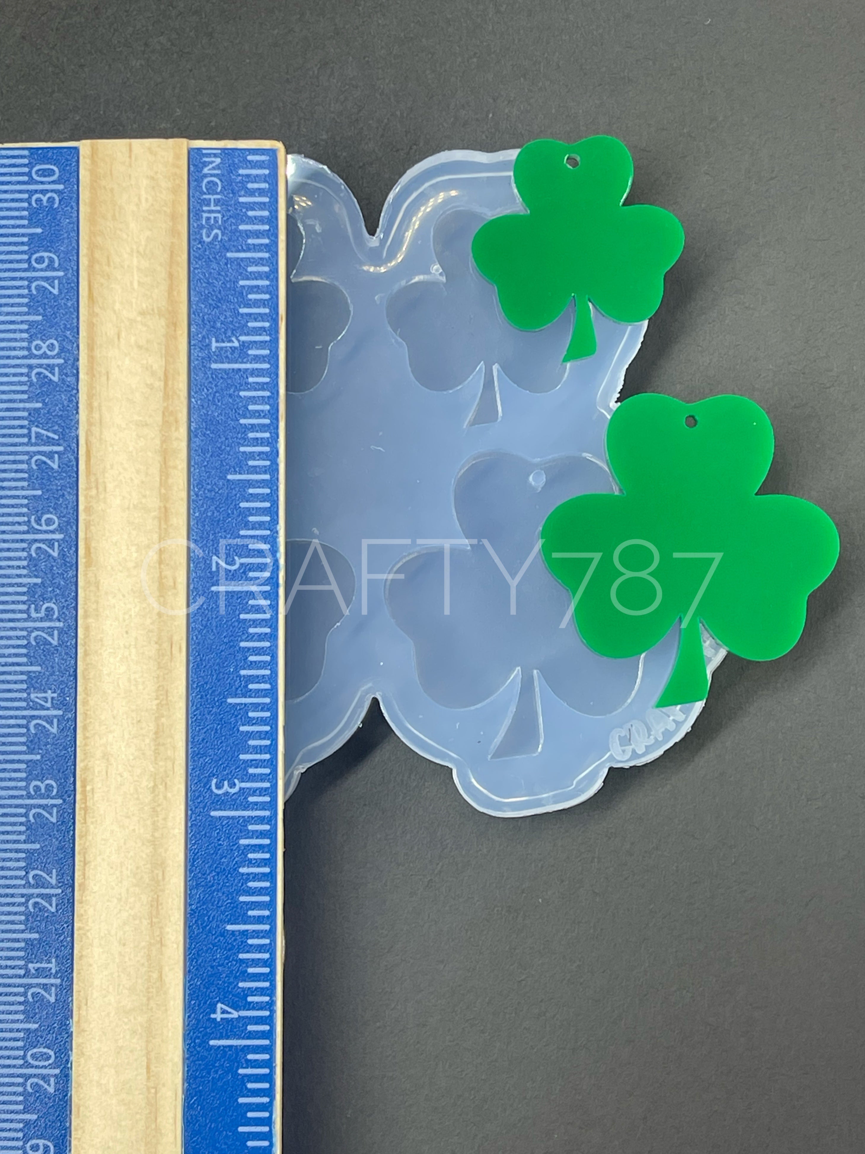 Three leaf Clover Shamrocks Dangle Silicone Mold St Patrick (D4)