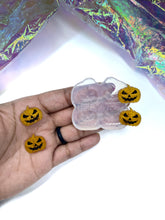 Load image into Gallery viewer, Scary Pumpkin Stud Silicone Mold(A6)
