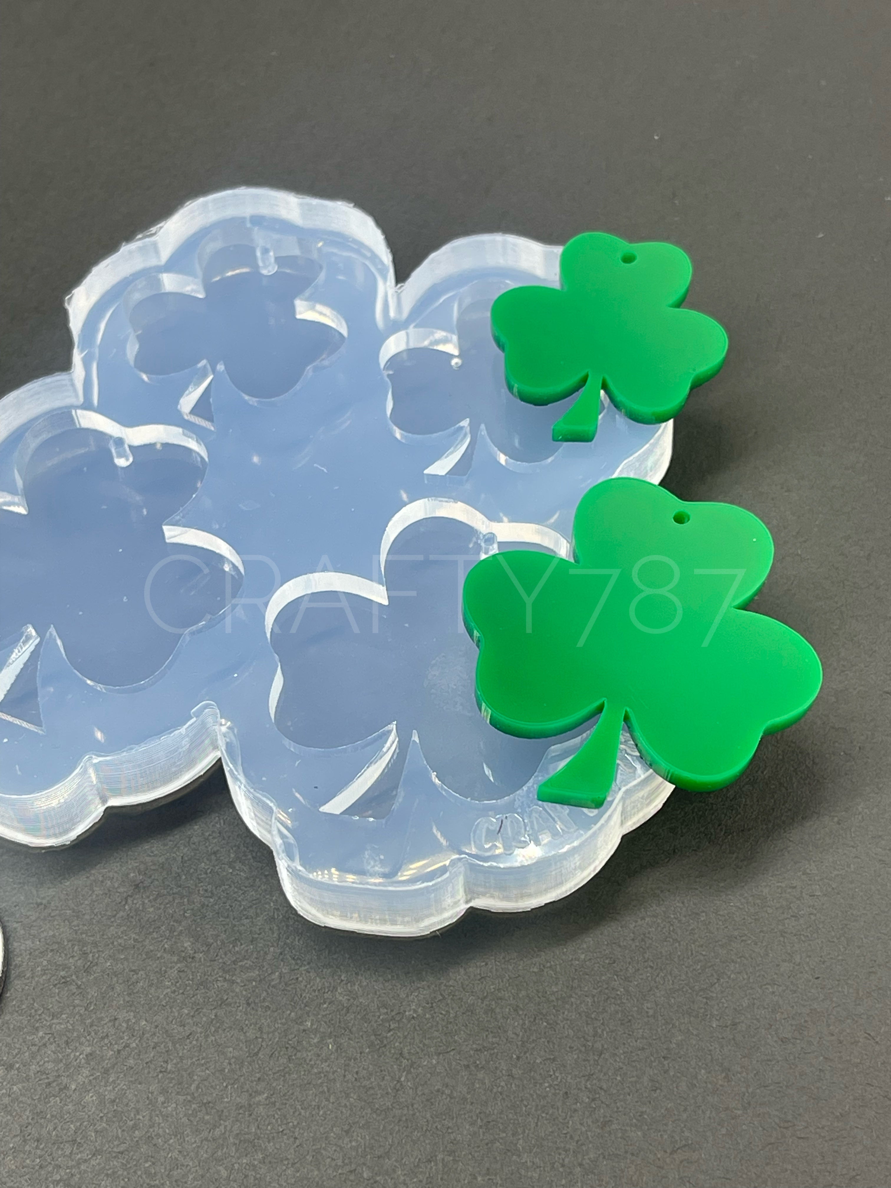 Three leaf Clover Shamrocks Dangle Silicone Mold St Patrick (D4)