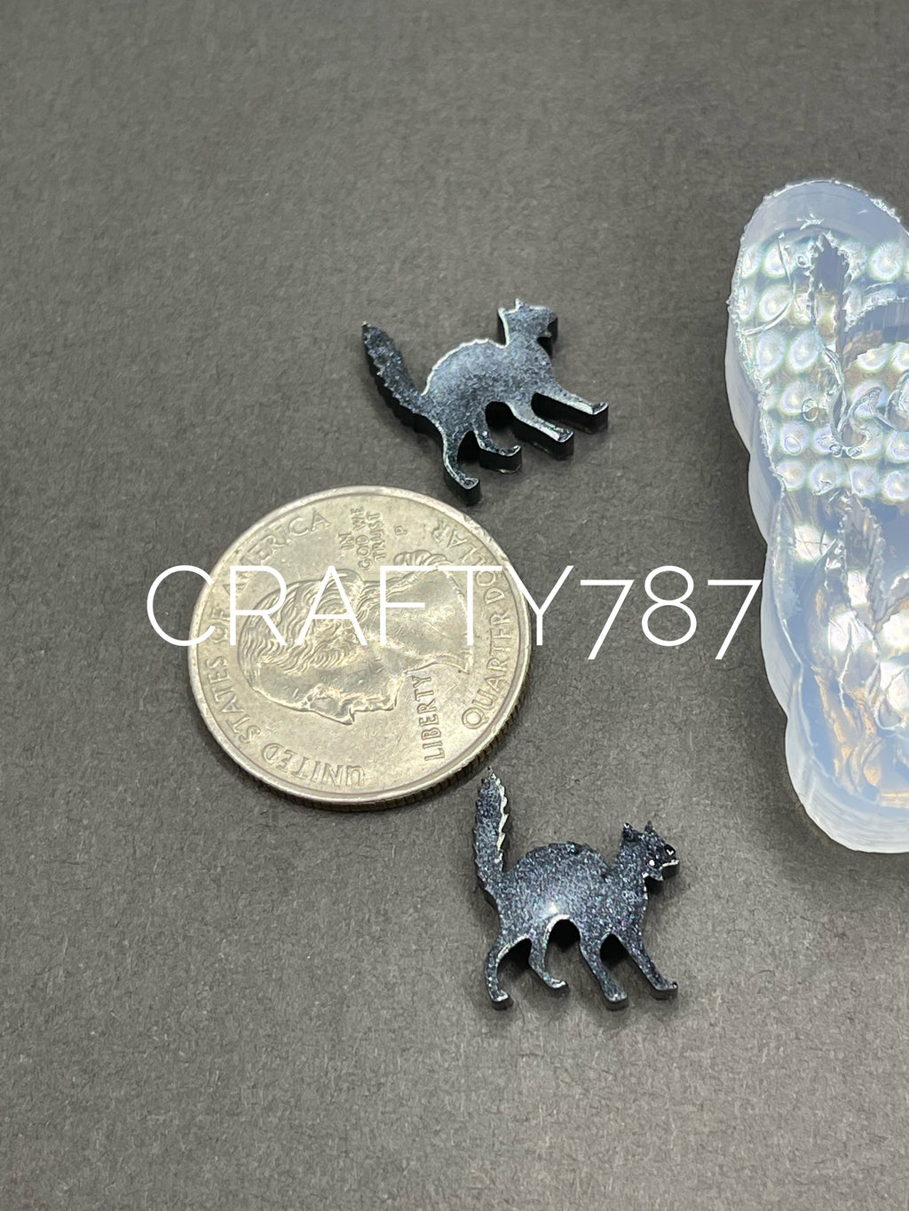 Scared Cat 2 Stud Earring Mid Size Silicone Mold (A8)