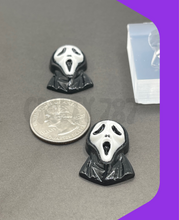 Load image into Gallery viewer, Scream Spooky Face Silicone Mold (A14)
